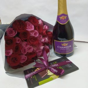 Love set bouquet chocolate and wine