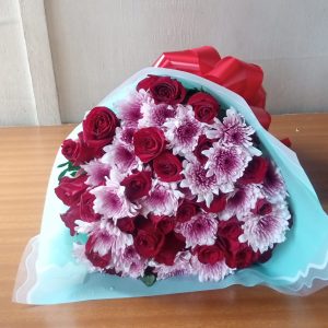 Chrysanthemum and roses bouquet