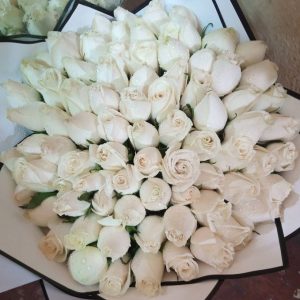 80white roses