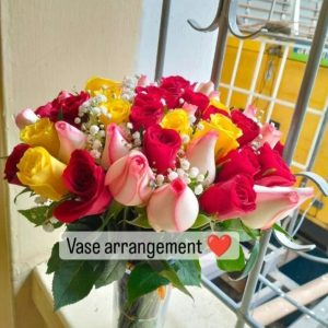 Vase arrangements flowers